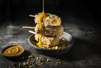 Callebaut vanilla dessert skewers with lemon curd and pistachio