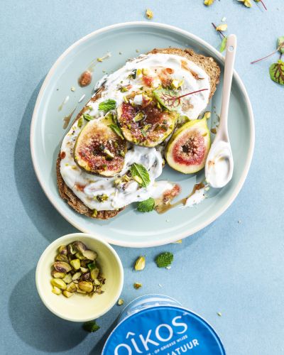 Fig Toast 4x5 &mdash; professional food photography by Foodphoto