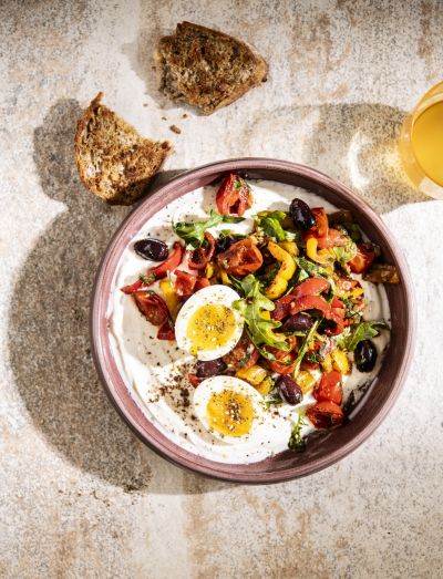 Karola Ontbijt Eitjes Met Yoghurt &mdash; professional food photography by Foodphoto
